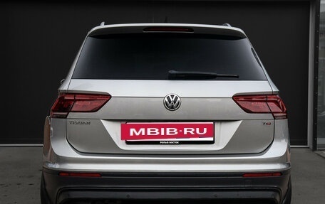 Volkswagen Tiguan II, 2017 год, 1 855 000 рублей, 6 фотография