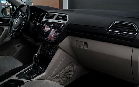 Volkswagen Tiguan II, 2017 год, 1 855 000 рублей, 9 фотография