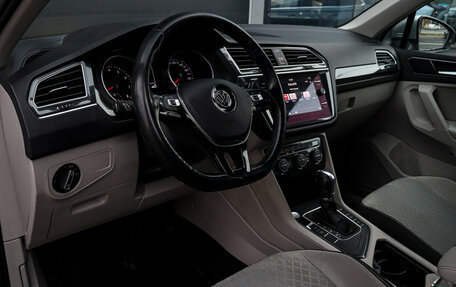 Volkswagen Tiguan II, 2017 год, 1 855 000 рублей, 12 фотография