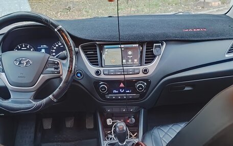 Hyundai Solaris II рестайлинг, 2017 год, 1 185 000 рублей, 15 фотография