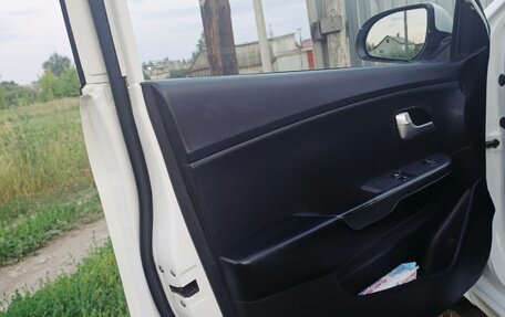 KIA Rio III рестайлинг, 2014 год, 790 000 рублей, 17 фотография