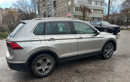 Volkswagen Tiguan II, 2018 год, 2 725 000 рублей, 3 фотография