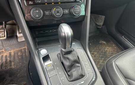 Volkswagen Tiguan II, 2018 год, 2 725 000 рублей, 8 фотография