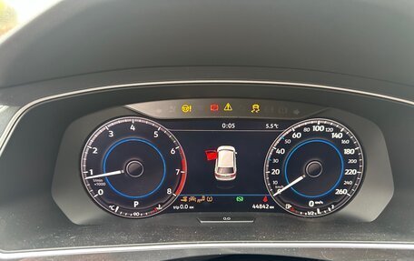 Volkswagen Tiguan II, 2018 год, 2 725 000 рублей, 6 фотография