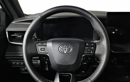 Toyota Camry, 2025 год, 4 940 000 рублей, 15 фотография