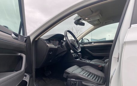 Volkswagen Passat B8 рестайлинг, 2017 год, 2 000 000 рублей, 7 фотография