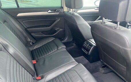 Volkswagen Passat B8 рестайлинг, 2017 год, 2 000 000 рублей, 10 фотография