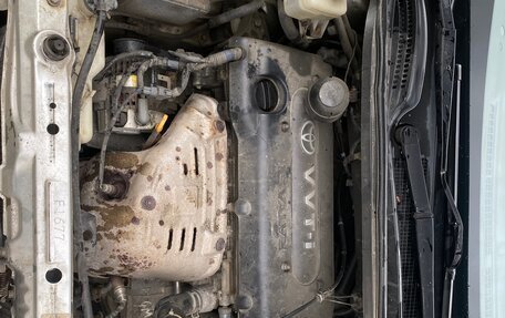 Toyota Ipsum II, 2001 год, 600 000 рублей, 14 фотография