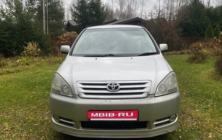 Toyota Ipsum II, 2001 год, 600 000 рублей, 2 фотография