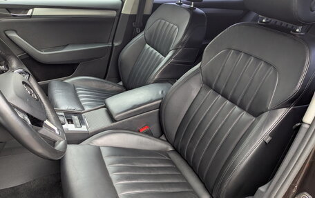 Skoda Superb III рестайлинг, 2017 год, 1 730 000 рублей, 20 фотография