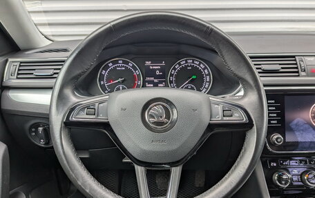 Skoda Superb III рестайлинг, 2017 год, 1 730 000 рублей, 22 фотография