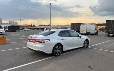 Toyota Camry, 2018 год, 1 900 000 рублей, 1 фотография