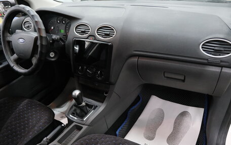 Ford Focus II рестайлинг, 2006 год, 389 000 рублей, 18 фотография