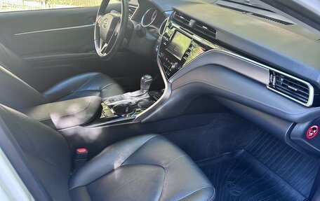 Toyota Camry, 2018 год, 2 500 000 рублей, 8 фотография