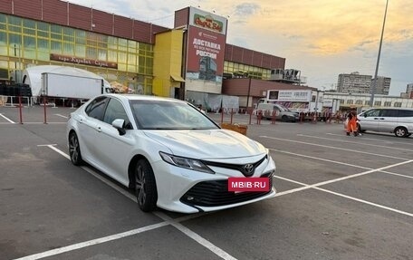 Toyota Camry, 2018 год, 1 900 000 рублей, 2 фотография