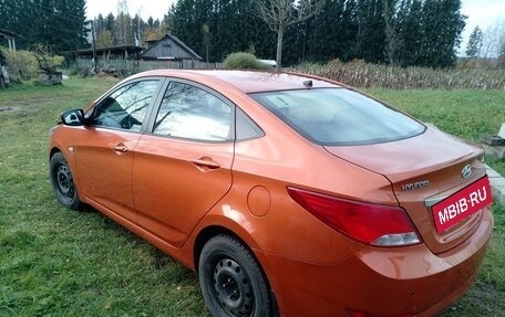 Hyundai Solaris II рестайлинг, 2015 год, 1 200 000 рублей, 3 фотография