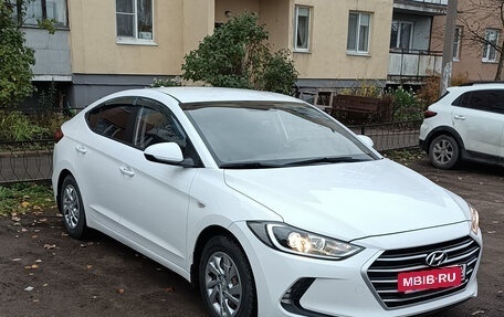 Hyundai Elantra VI рестайлинг, 2017 год, 1 600 000 рублей, 2 фотография