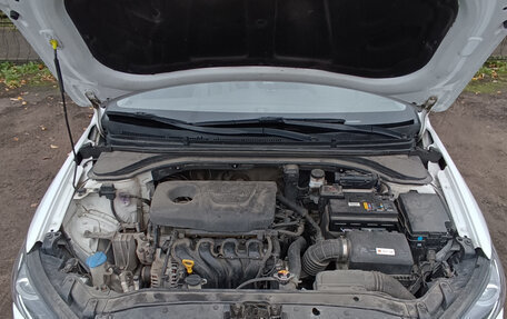 Hyundai Elantra VI рестайлинг, 2017 год, 1 600 000 рублей, 7 фотография