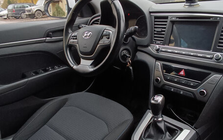 Hyundai Elantra VI рестайлинг, 2017 год, 1 600 000 рублей, 9 фотография