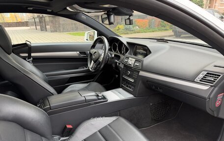 Mercedes-Benz E-Класс, 2015 год, 2 400 000 рублей, 20 фотография