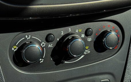 Renault Logan II, 2014 год, 570 000 рублей, 17 фотография