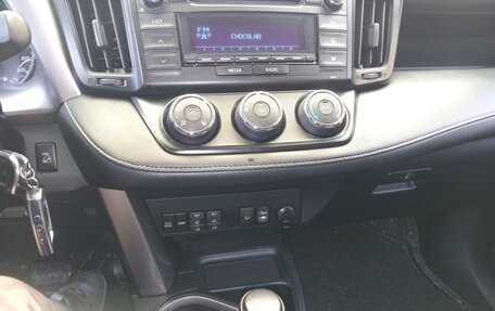 Toyota RAV4, 2016 год, 2 400 000 рублей, 12 фотография