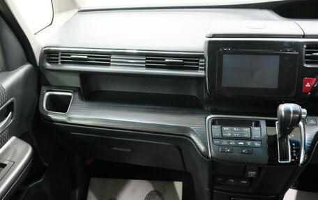 Honda Stepwgn IV, 2015 год, 2 099 000 рублей, 21 фотография