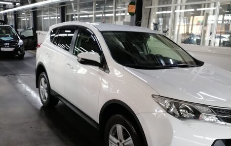 Toyota RAV4, 2014 год, 1 860 000 рублей, 2 фотография