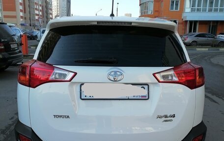 Toyota RAV4, 2014 год, 1 860 000 рублей, 4 фотография