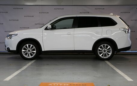 Mitsubishi Outlander III рестайлинг 3, 2014 год, 1 370 000 рублей, 4 фотография