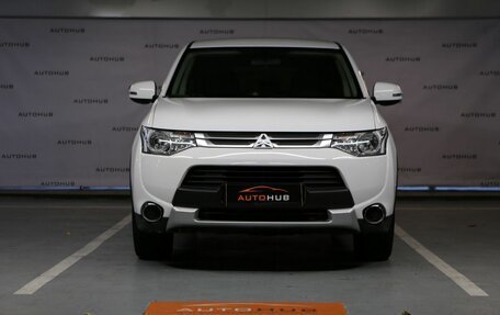 Mitsubishi Outlander III рестайлинг 3, 2014 год, 1 370 000 рублей, 2 фотография
