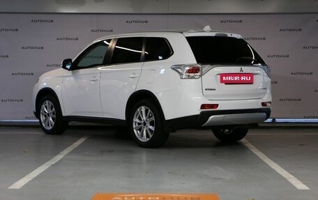 Mitsubishi Outlander III рестайлинг 3, 2014 год, 1 370 000 рублей, 5 фотография