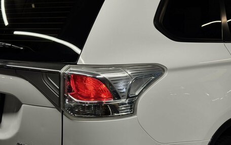 Mitsubishi Outlander III рестайлинг 3, 2014 год, 1 370 000 рублей, 10 фотография