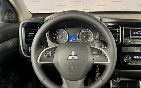 Mitsubishi Outlander III рестайлинг 3, 2014 год, 1 370 000 рублей, 19 фотография