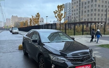 Toyota Camry, 2017 год, 2 100 000 рублей, 2 фотография