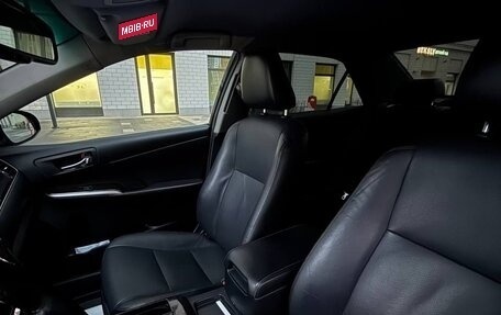 Toyota Camry, 2017 год, 2 100 000 рублей, 13 фотография