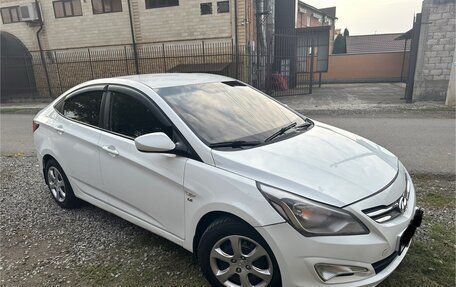 Hyundai Solaris II рестайлинг, 2015 год, 830 000 рублей, 1 фотография