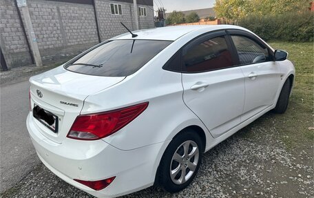 Hyundai Solaris II рестайлинг, 2015 год, 830 000 рублей, 2 фотография