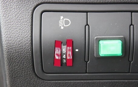 Hyundai Solaris II рестайлинг, 2013 год, 717 000 рублей, 17 фотография