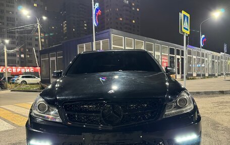 Mercedes-Benz C-Класс, 2008 год, 850 000 рублей, 1 фотография