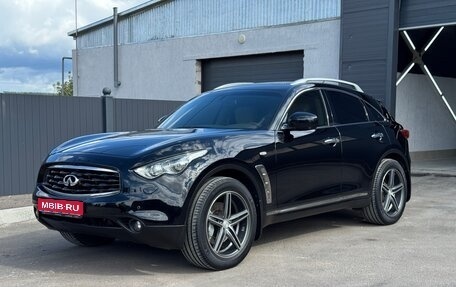 Infiniti FX II, 2011 год, 2 100 000 рублей, 1 фотография