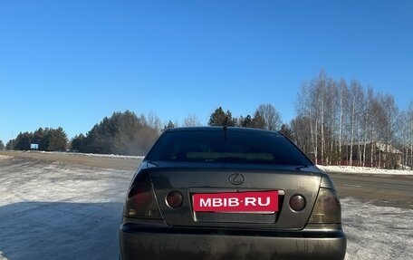 Lexus IS II рестайлинг 2, 1999 год, 510 000 рублей, 2 фотография