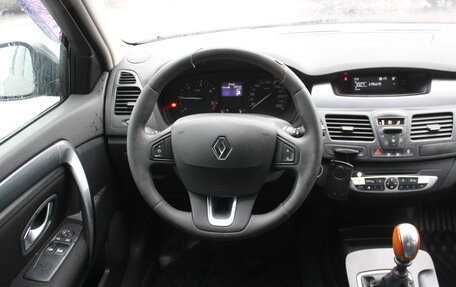 Renault Laguna III рестайлинг, 2010 год, 527 000 рублей, 16 фотография