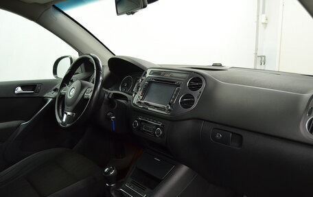 Volkswagen Tiguan I, 2011 год, 750 000 рублей, 21 фотография