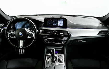 BMW 5 серия, 2019 год, 4 300 000 рублей, 11 фотография