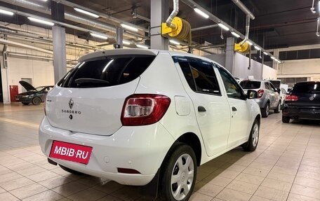 Renault Sandero II рестайлинг, 2016 год, 846 000 рублей, 1 фотография