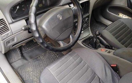 Renault Laguna II, 2002 год, 135 000 рублей, 9 фотография