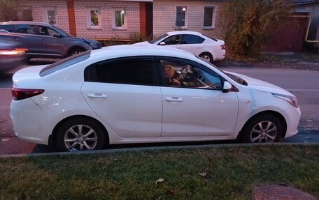 KIA Rio IV, 2018 год, 1 330 000 рублей, 6 фотография