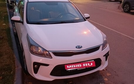 KIA Rio IV, 2018 год, 1 330 000 рублей, 4 фотография