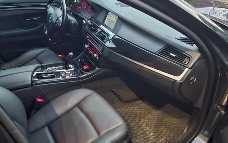 BMW 5 серия, 2011 год, 1 300 000 рублей, 17 фотография